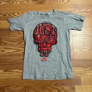 Nike SB Tee Used Youth Small